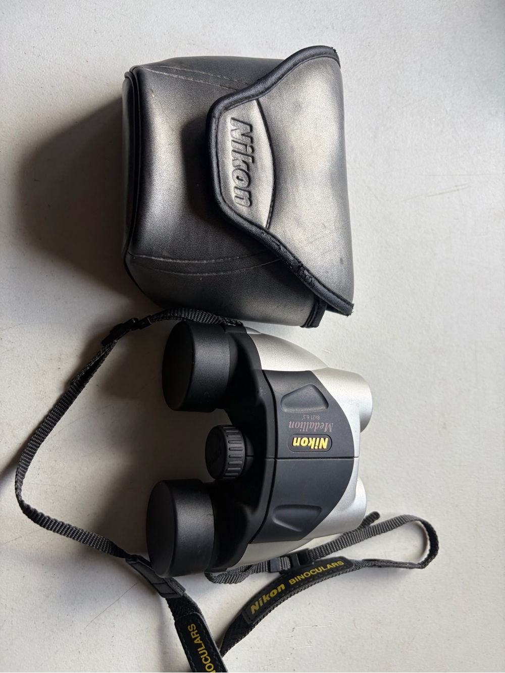 Nikon 8x25 Compact Binoculars in Silver and Black with Case